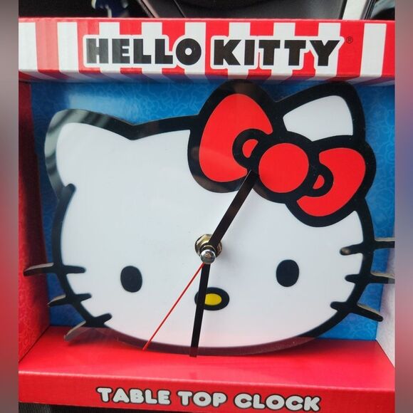 Hello Kitty TableTop Clock - Picture 3 of 4